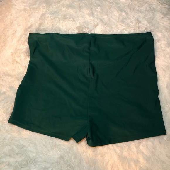 🌴💚Gorgeous Green Tie Front  Bikini Halter Top and shorts bottom set size 3X💚🌴 - Picture 14 of 16